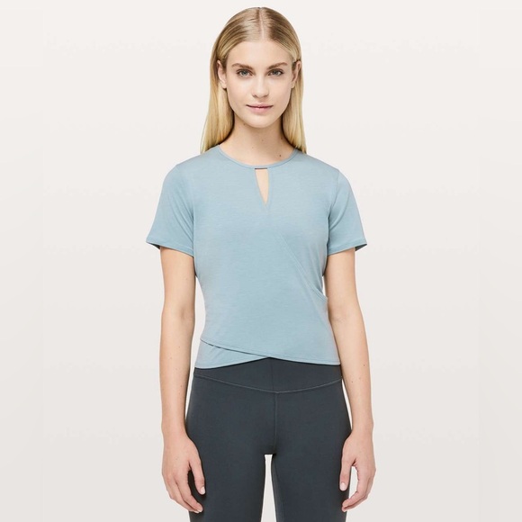 Lululemon Round Trip Short Sleeve Cropped Tee 2 Blue Cast Athleisure Casual Yoga - Picture 1 of 7
